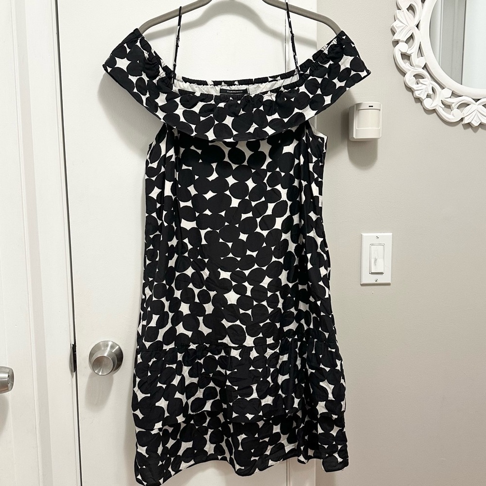 Club Monaco Off the Shoulder Black & White Polka Dot Dress Silk Blend Tiered 12